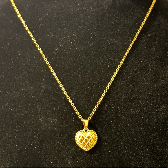 ✨2 for $30✨ Gold Plaid Puffy Heart Pendant Necklace 💛✨ (Checkered, Art Nouveau) - Picture 5 of 10